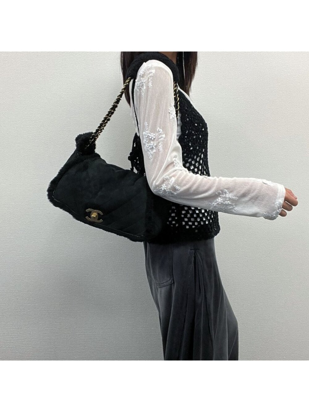 Chanel Quilted CC Logo Chain Shoulder Bag Shearling Suede Black Gold Seal